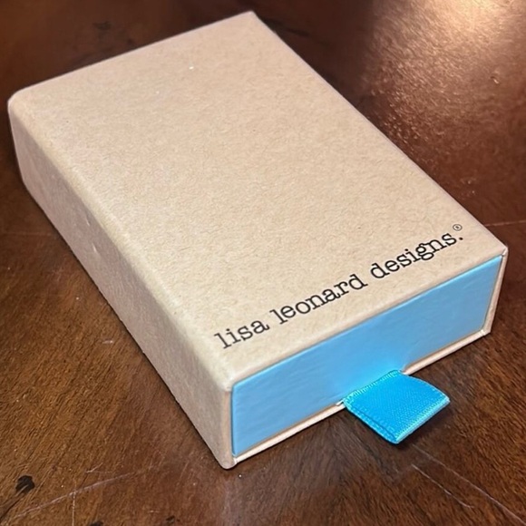 Lisa Leonard necklace. Faith Hope Love - Picture 4 of 5